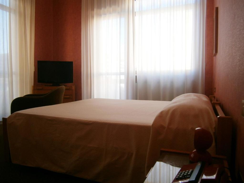 Hotel Corona แตร์โมลิ ห้อง รูปภาพ